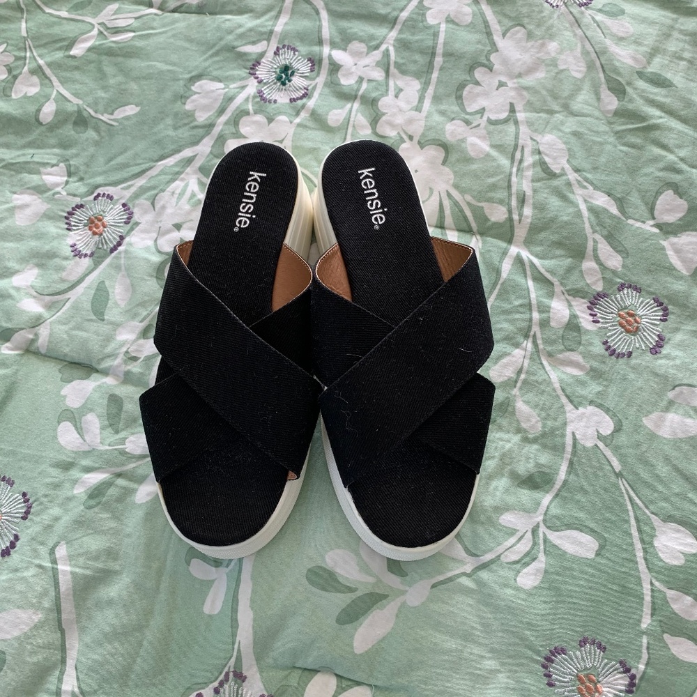 Kensie Black Wedge Size 9 Sandal